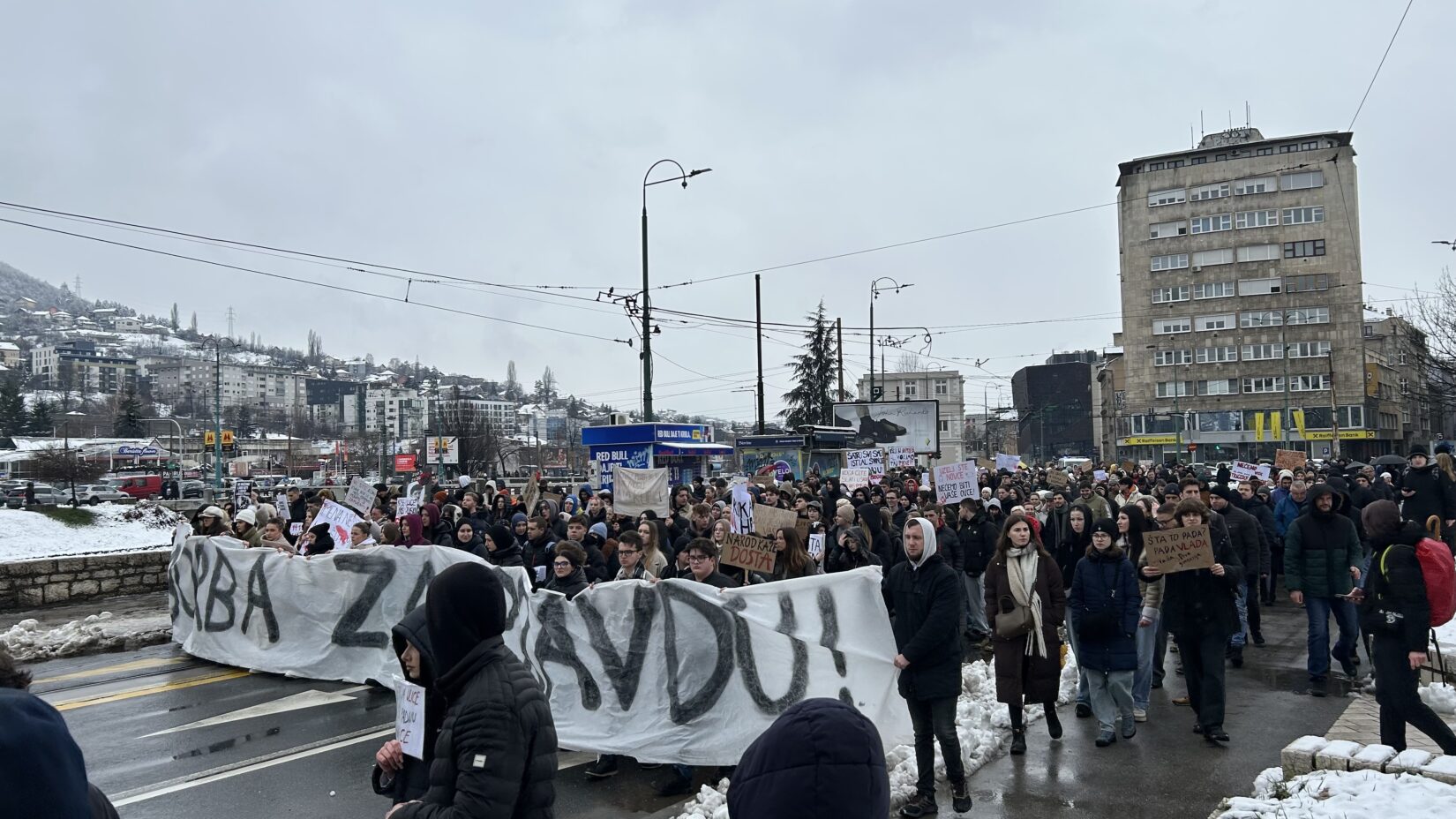 Protesti u Sarajevu: Mladi ljudi u borbi za pravdu